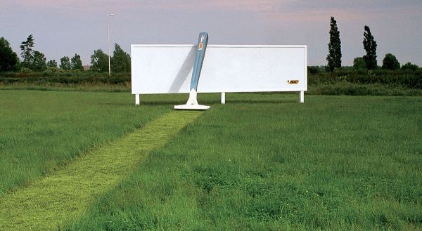 billboard-ads-bic-razor.jpg